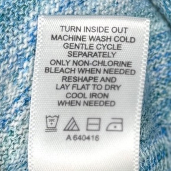 NWT LOGO by Lori Goldstein Dolman Sleeve V-Neck Sweater Azure Blue Size L - Picture 2 of 9